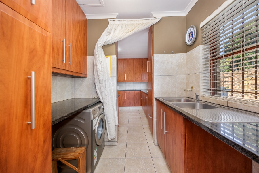 7 Bedroom Property for Sale in Eversdal Heights Western Cape